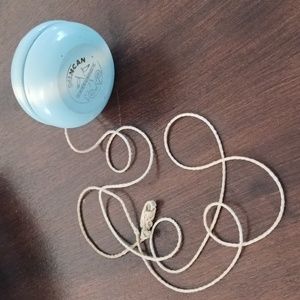 Yo yo Duncan Tournament (Cross Flags),wooden version 1960-1965 blue White